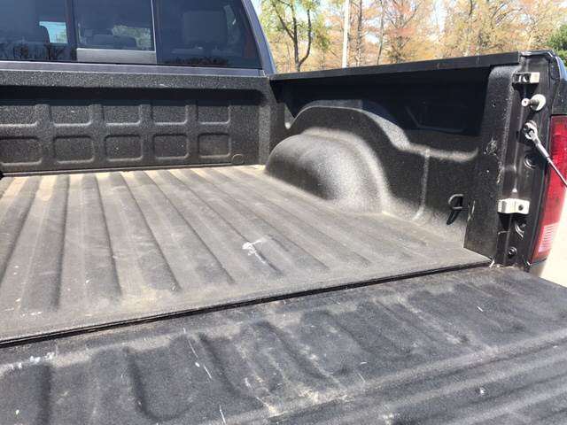 2015 RAM Ram Pickup 1500 4x4 SLT 4dr Crew Cab 5.5 ft. SB Pickup